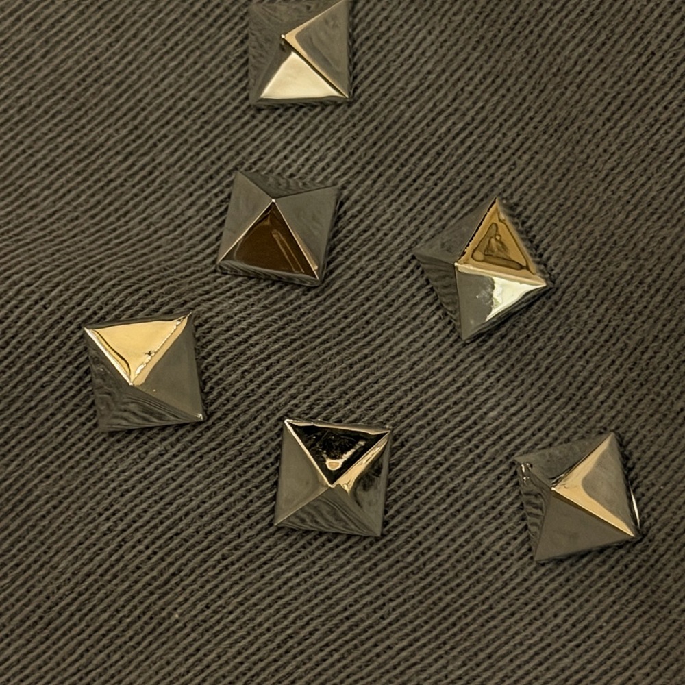 Silver Pyramid RockStud Valentino like